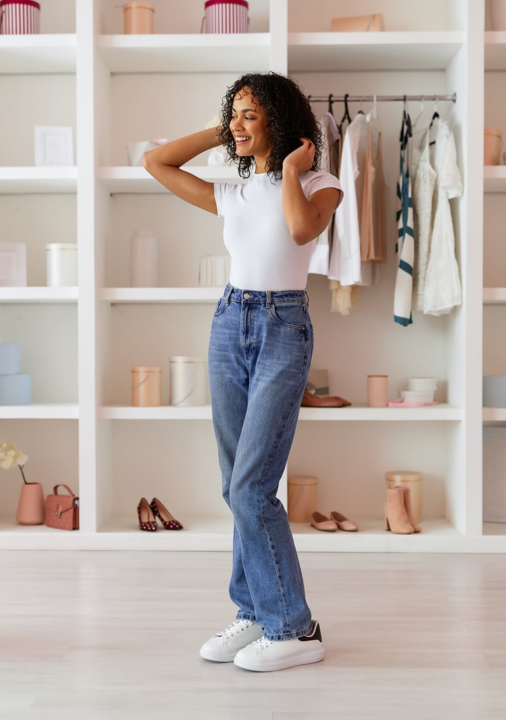 Simple White T-Shirt and White Sneakers with Light Blue Jeans Simple White T-Shirt and White Sneakers with Light Blue Jeans — Classy Light Blue Jeans Outfits
