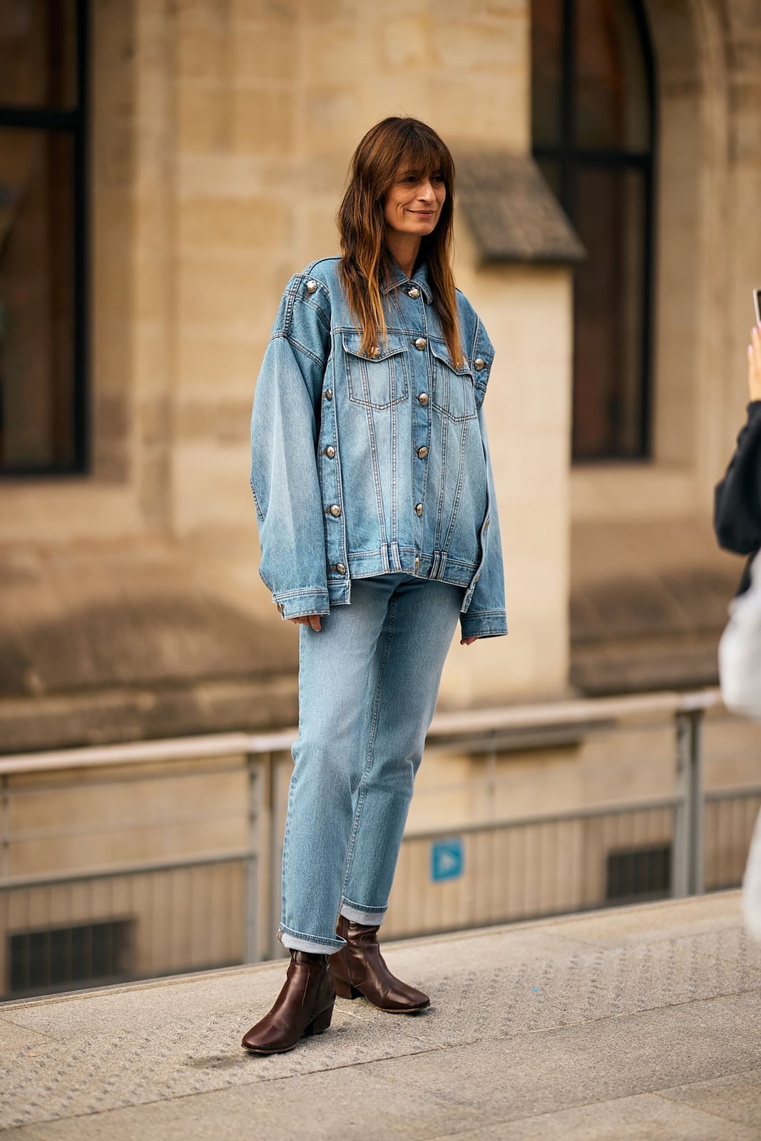 Denim-on-denim with Light Blue Jeans and Oversized Jacket Denim-on-denim with Light Blue Jeans and Oversized Jacket — Classy Light Blue Jeans Outfits