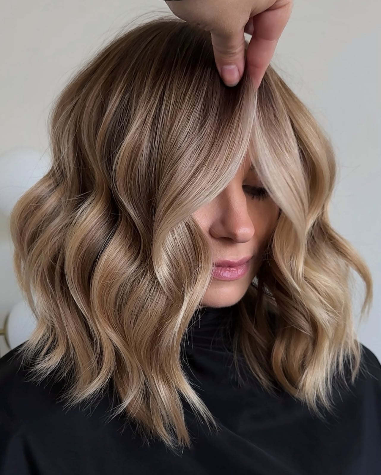 Collarbone Lob With Side Swept Bangs And Balayage Collarbone Lob With Side Swept Bangs And Balayage — Classy Light Brown Hair with Blonde
