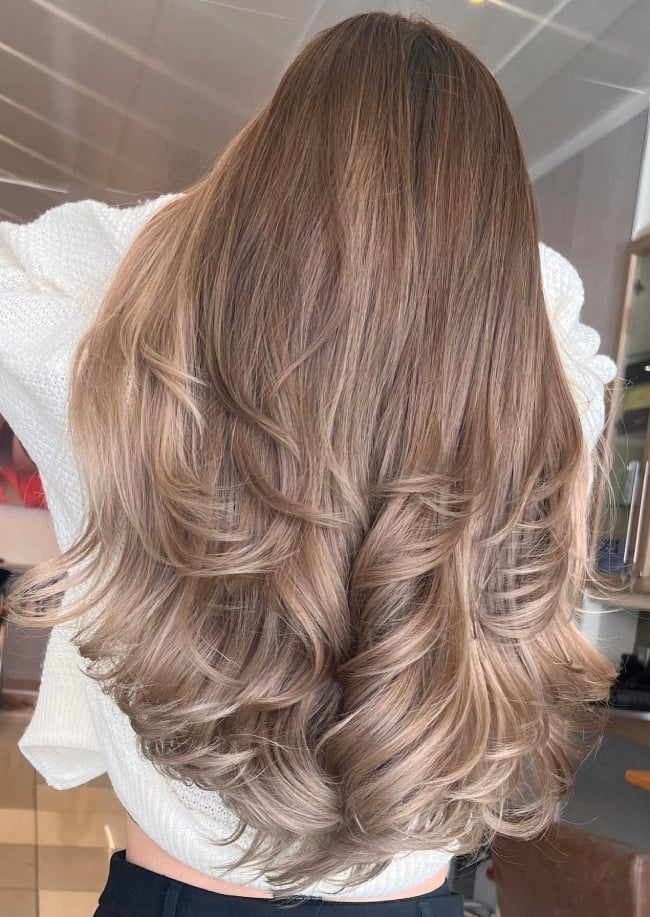 Shoulder Length Waves With Curtain Bangs, Close-Up Take Shoulder Length Waves With Curtain Bangs, Close-Up Take — Classy Light Brown Hair with Blonde