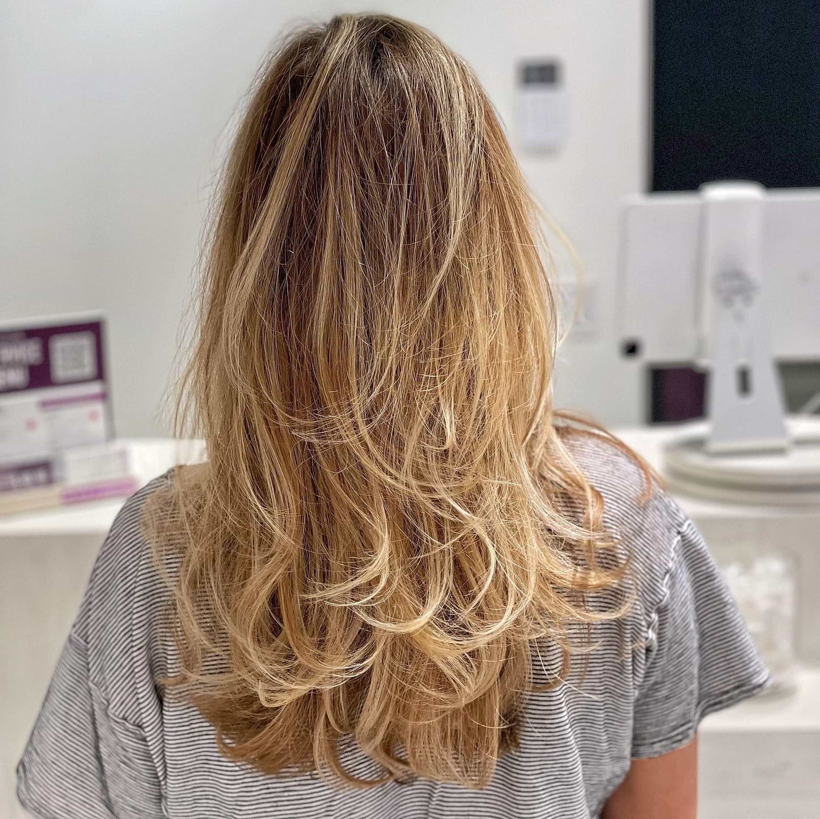Mid-Back Layers With Lighter Blonde Highlights, Wavy Mid-Back Layers With Lighter Blonde Highlights, Wavy — Classy Light Brown Hair with Blonde