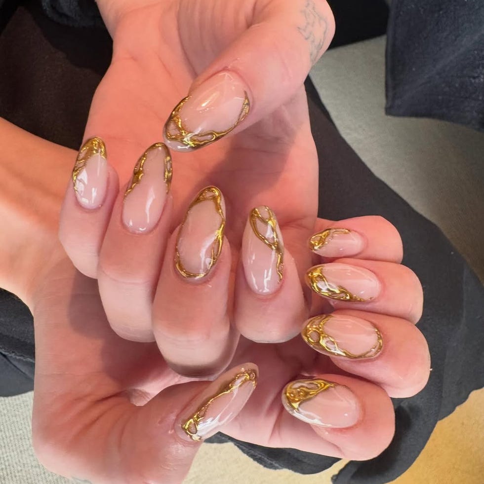 Sheer Nude Oval Nails With Gold Foil Accents Sheer Nude Oval Nails With Gold Foil Accents — Classy Looks Nail