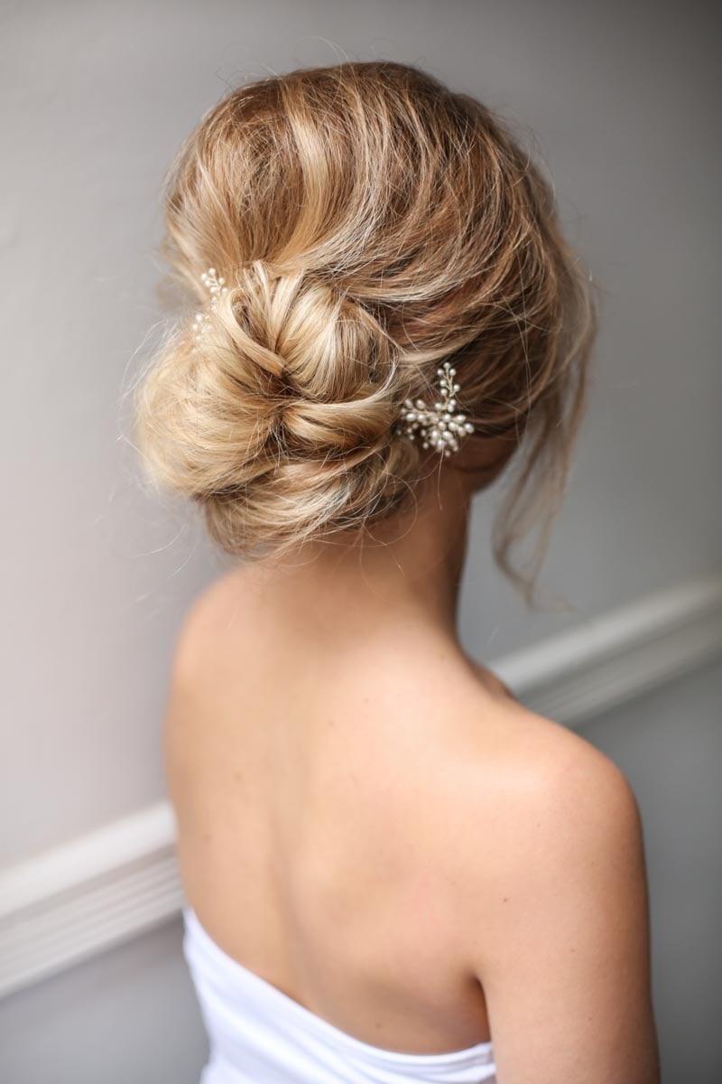 Blonde Messy Bun With Pearl Hairpins Blonde Messy Bun With Pearl Hairpins — Classy Loose Updo