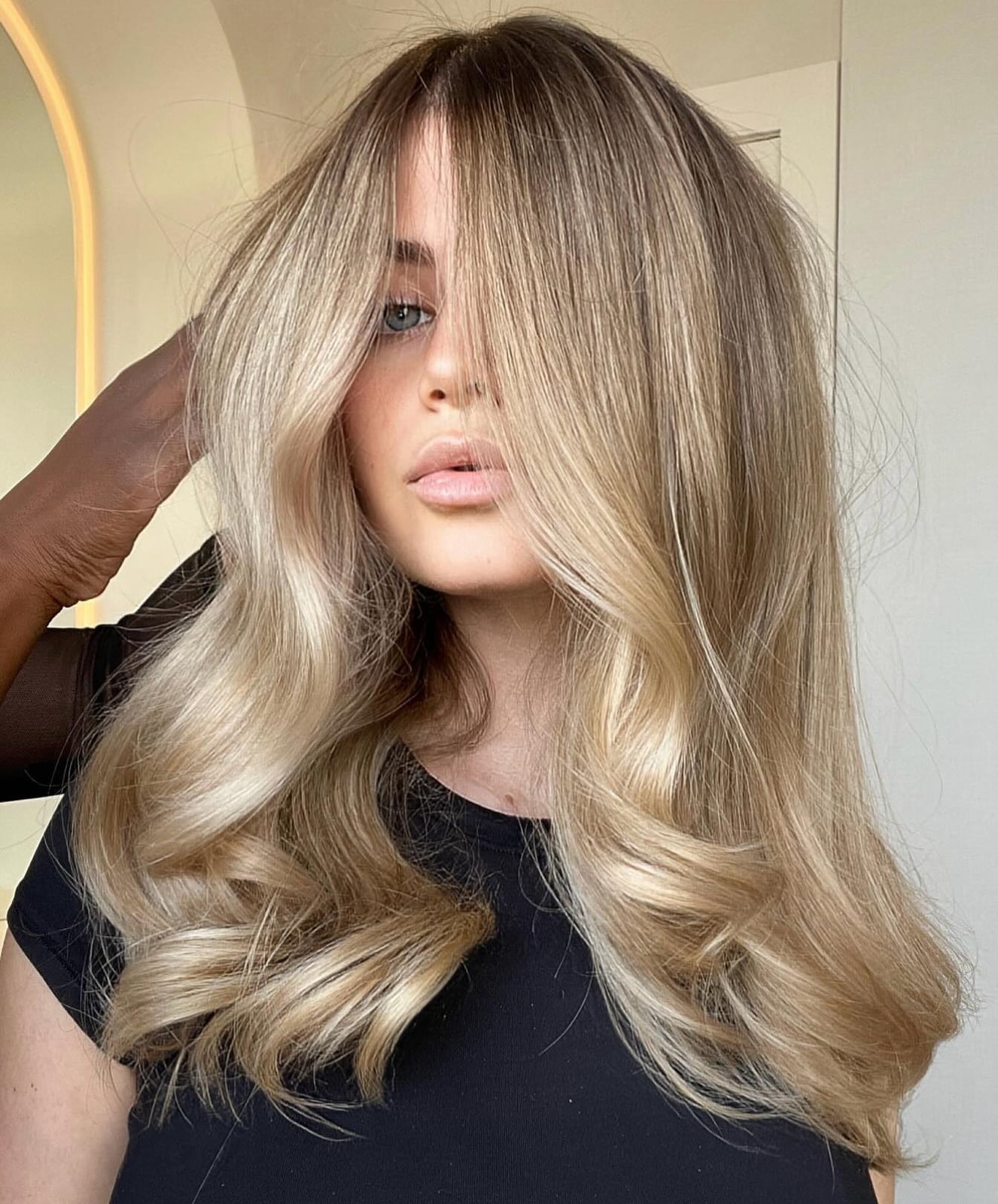 Mid-Back Ash Blonde With Face-Framing Layers Mid-Back Ash Blonde With Face-Framing Layers — Classy Lowlights for Blondes