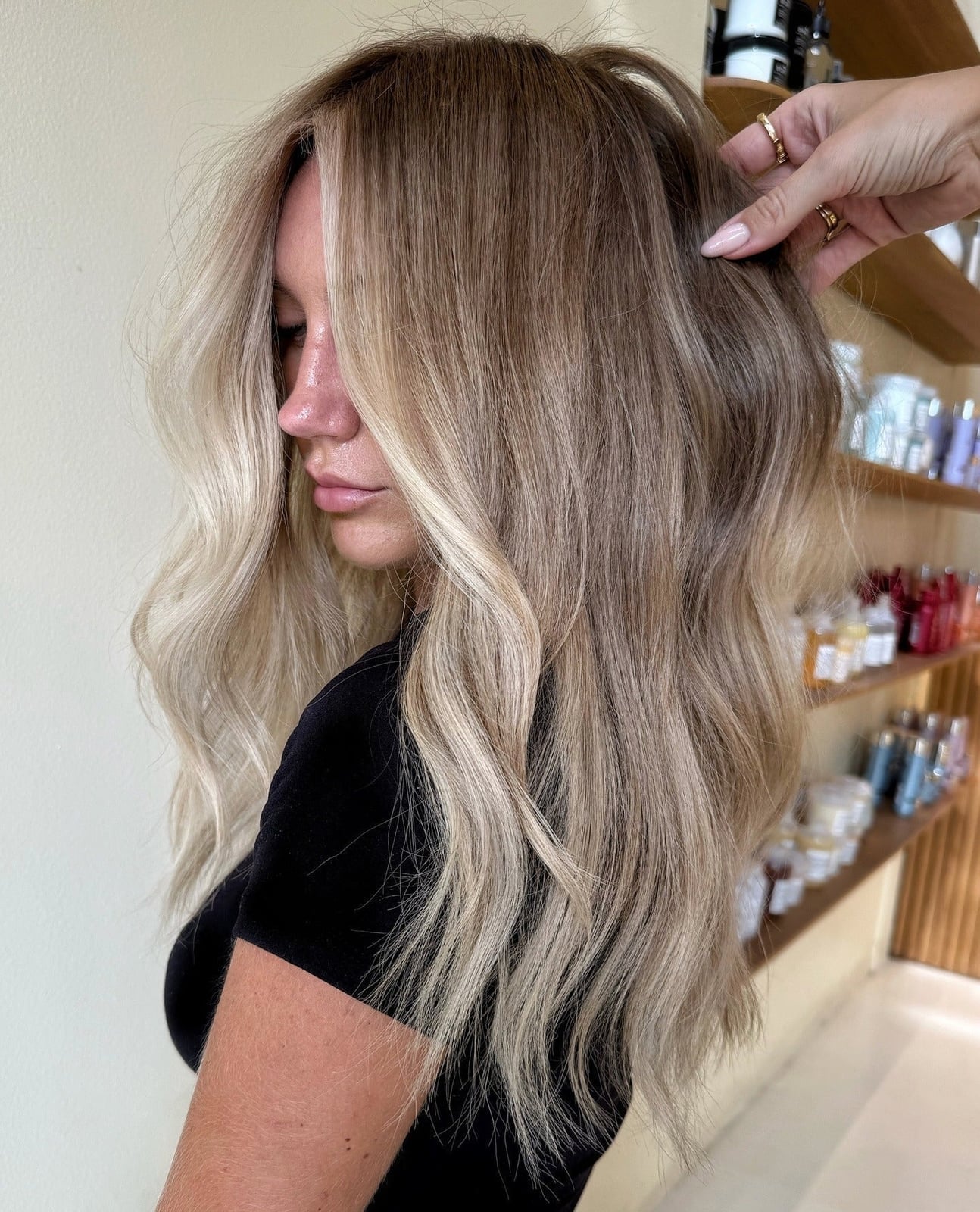 Mid-Back Ash Blonde With Face Framing, Close-Up Take Mid-Back Ash Blonde With Face Framing, Close-Up Take — Classy Lowlights for Blondes