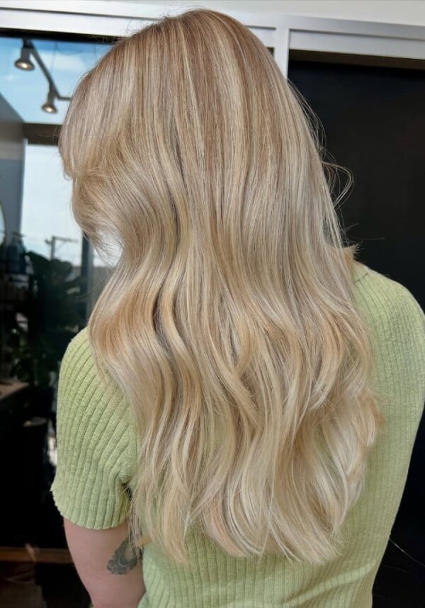 Collarbone Champagne Blonde With Golden Lowlights Collarbone Champagne Blonde With Golden Lowlights — Classy Lowlights for Blondes