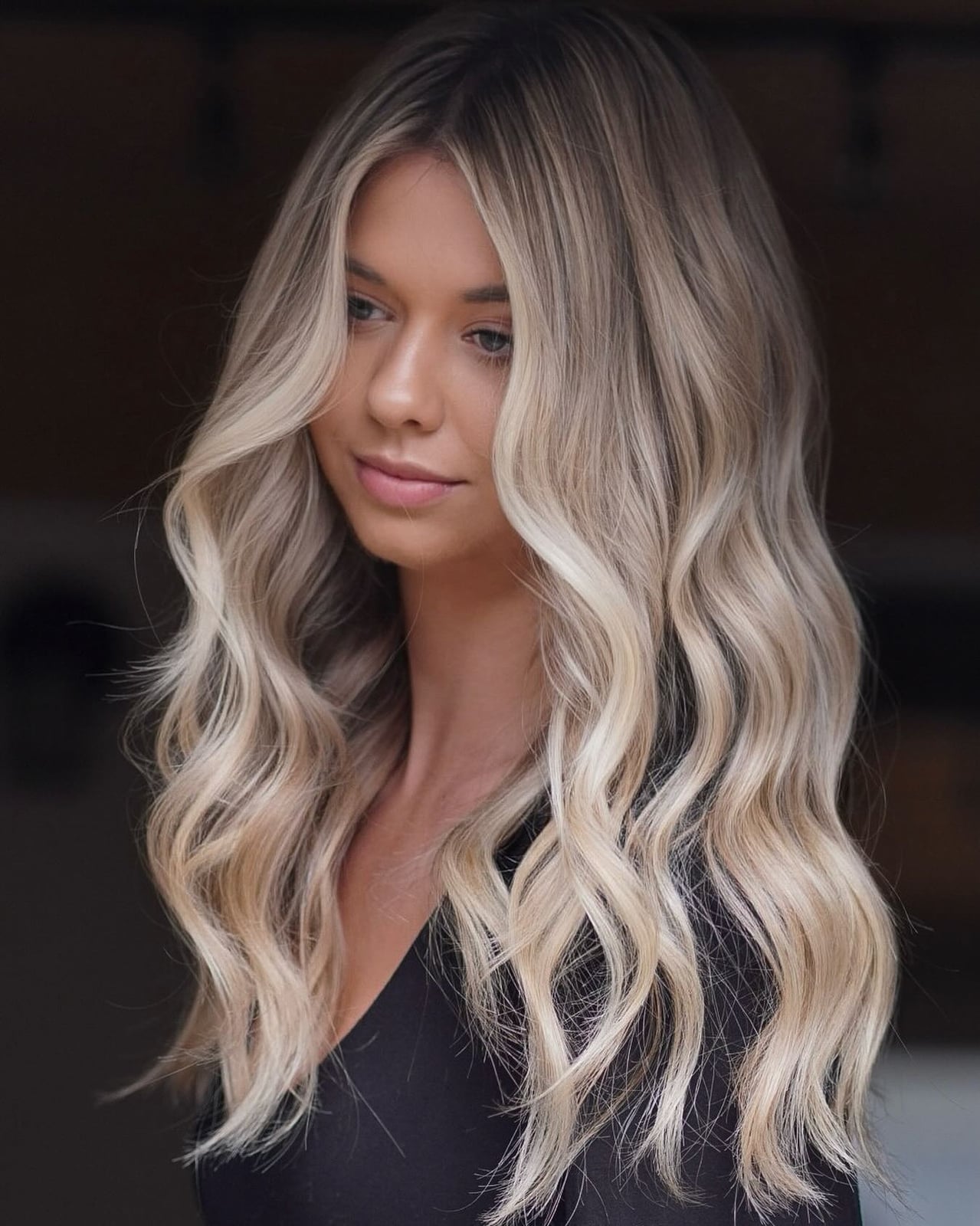 Collarbone Ash Blonde With Lived-In Balayage Collarbone Ash Blonde With Lived-In Balayage — Classy Lowlights for Blondes