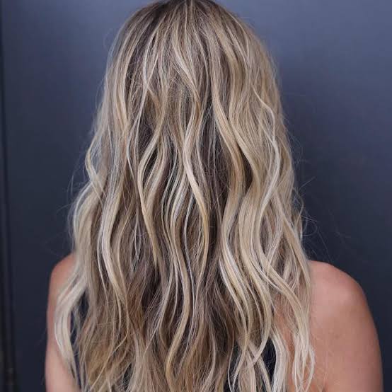 Mid-Back Dark Blonde With Dimensional Lowlights Mid-Back Dark Blonde With Dimensional Lowlights — Classy Lowlights for Blondes