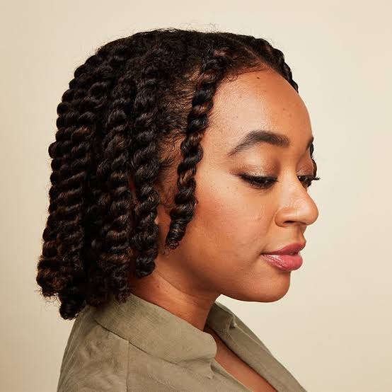 Chic Chin-Length Bob With Side-Swept Bangs Chic Chin-Length Bob With Side-Swept Bangs — Classy Marley Twists Hairstyles