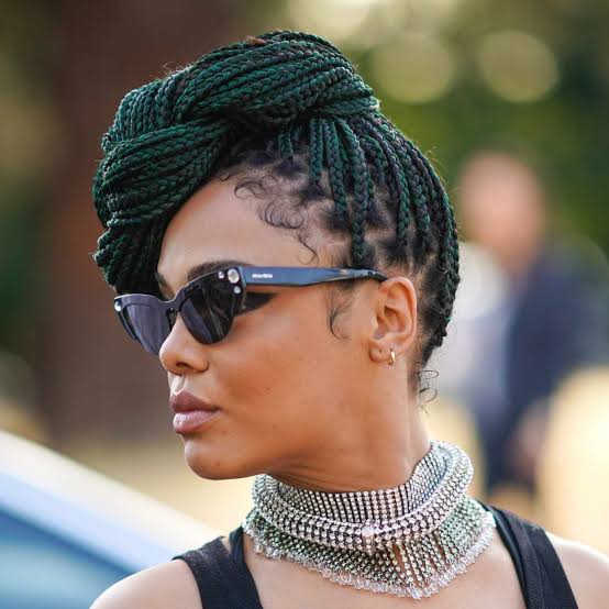 Neat Collarbone Box Braids Neat Collarbone Box Braids — Classy Medium Braids