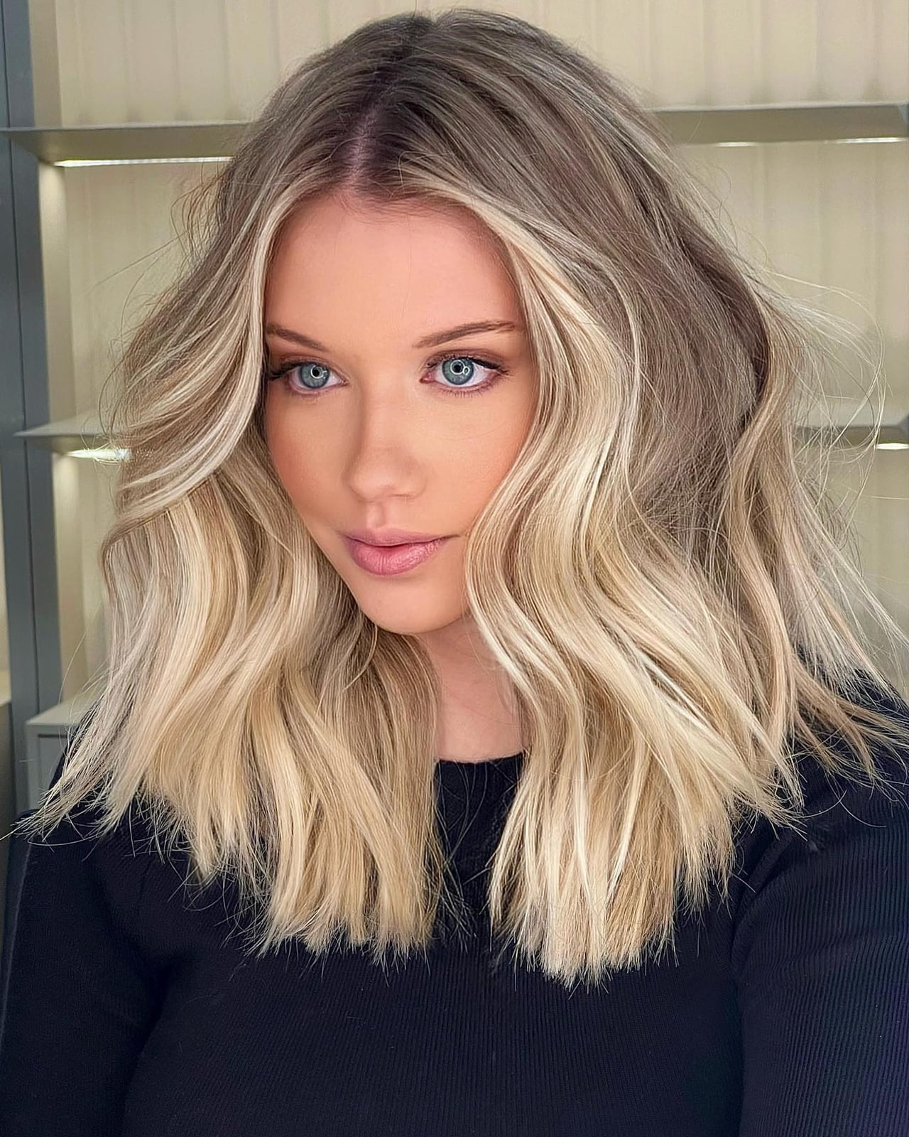 Collarbone Layered Lob With Honey Blonde Balayage — Classy Medium Length Haircuts