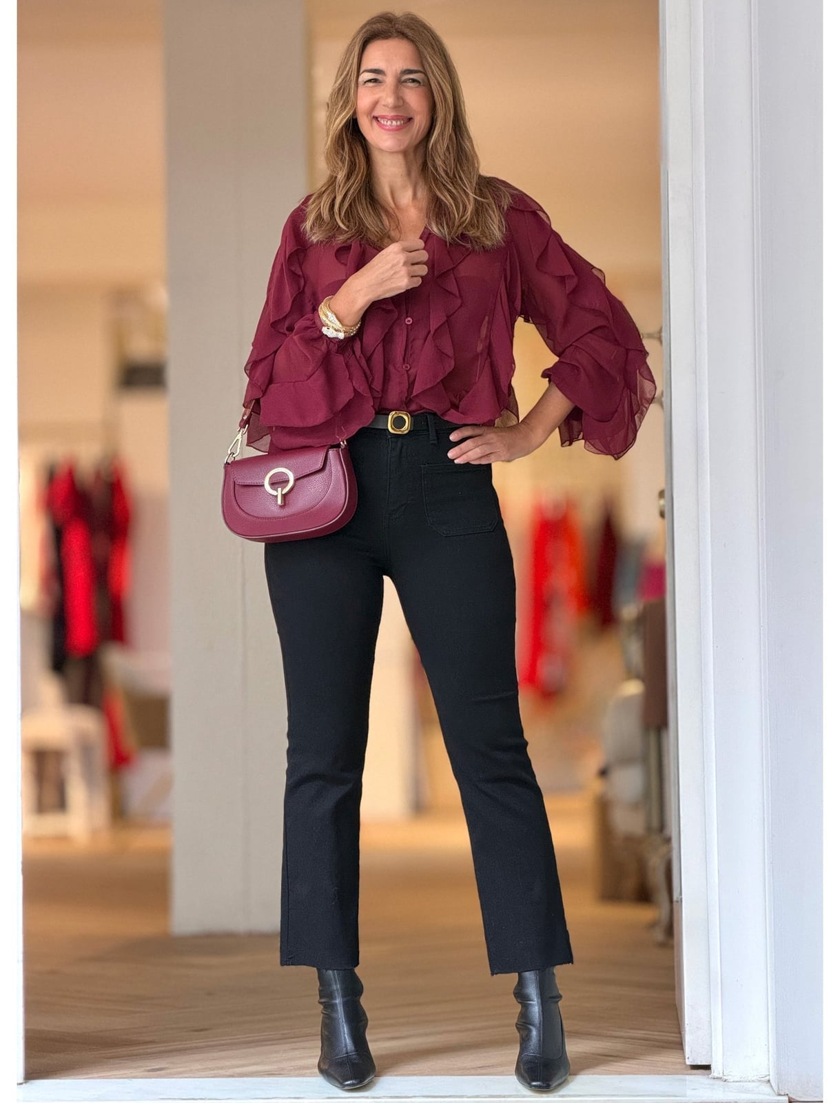 Burgundy Ruffled Blouse with Black Cropped Flare Trousers Burgundy Ruffled Blouse with Black Cropped Flare Trousers — Classy Mujer Outfits
