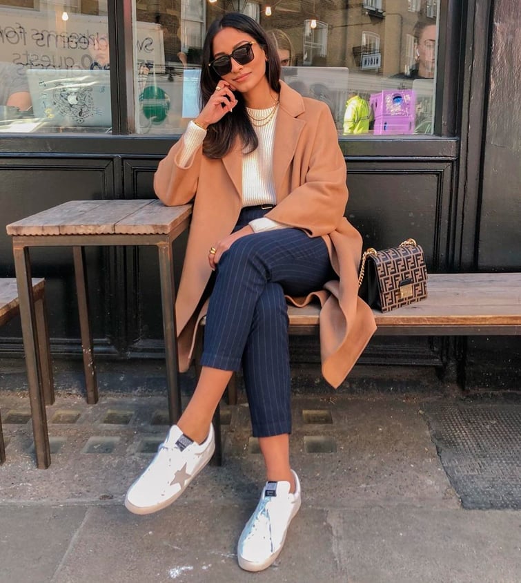 Navy Pinstripe Trousers with Cream Sweater and Camel, Close-Up Take Navy Pinstripe Trousers with Cream Sweater and Camel, Close-Up Take — Classy Mujer Outfits
