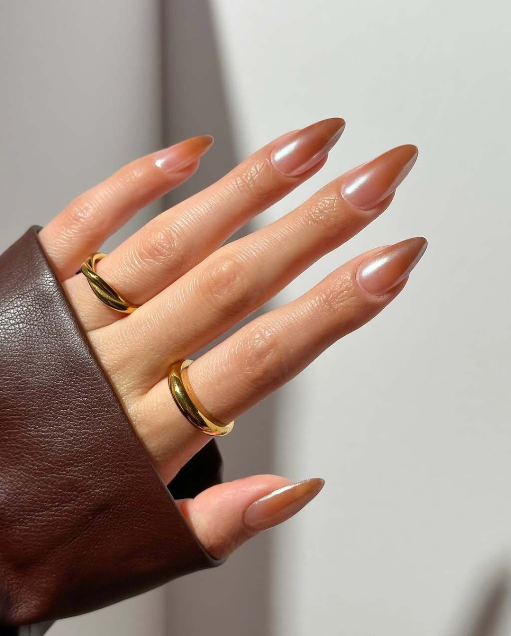 Shimmering Pearlescent Warm Brown Almonds Shimmering Pearlescent Warm Brown Almonds — Classy Nail Extensions