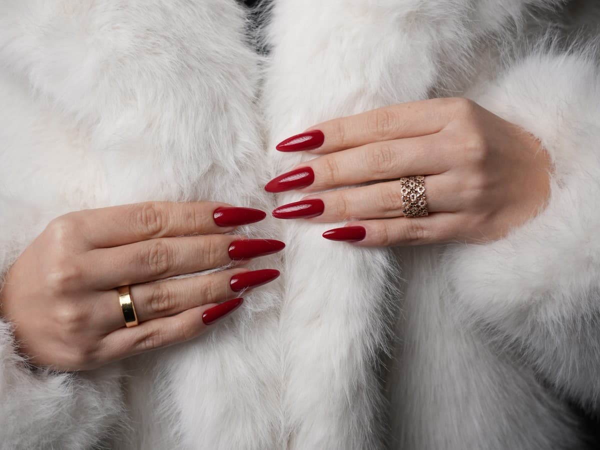 Vibrant Deep Red Stiletto Extensions Vibrant Deep Red Stiletto Extensions — Classy Nail Extensions