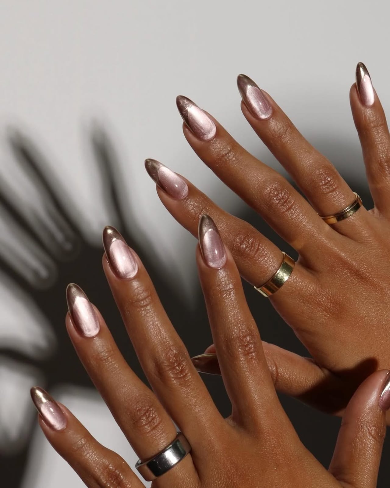 Rose Gold Champagne Chrome Cat-Eye Almonds Rose Gold Champagne Chrome Cat-Eye Almonds — Classy Nail Extensions