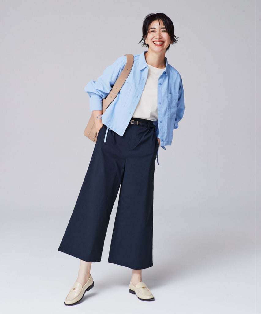 Navy Culottes with a T-Shirt and Oversized Shirt and Beige Loafers — Classy Navy Pants Outfits