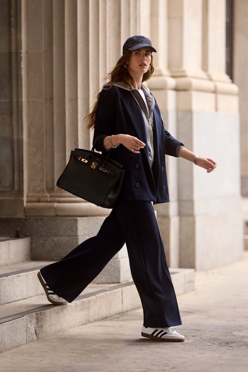 Navy Wide-Leg Trousers with a Hooded Sweatshirt and Sneakers — Classy Navy Pants Outfits