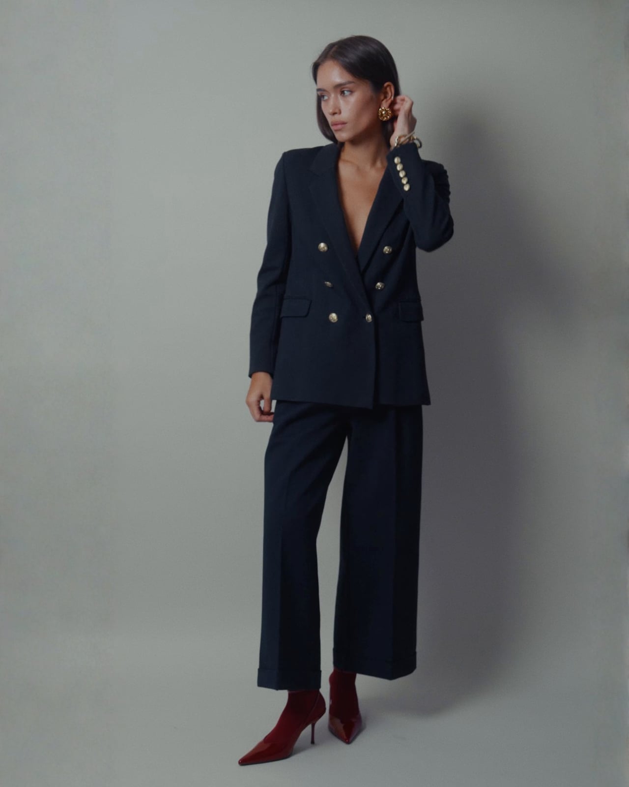 Navy Wide-Leg Trousers with a Double-Breasted Blazer — Classy Navy Pants Outfits