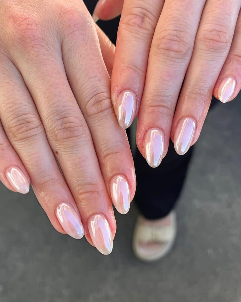 Milky Pink Nude Pearlescent Chrome Medium Almond Nails Milky Pink Nude Pearlescent Chrome Medium Almond Nails — Classy Nude Chrome Nails
