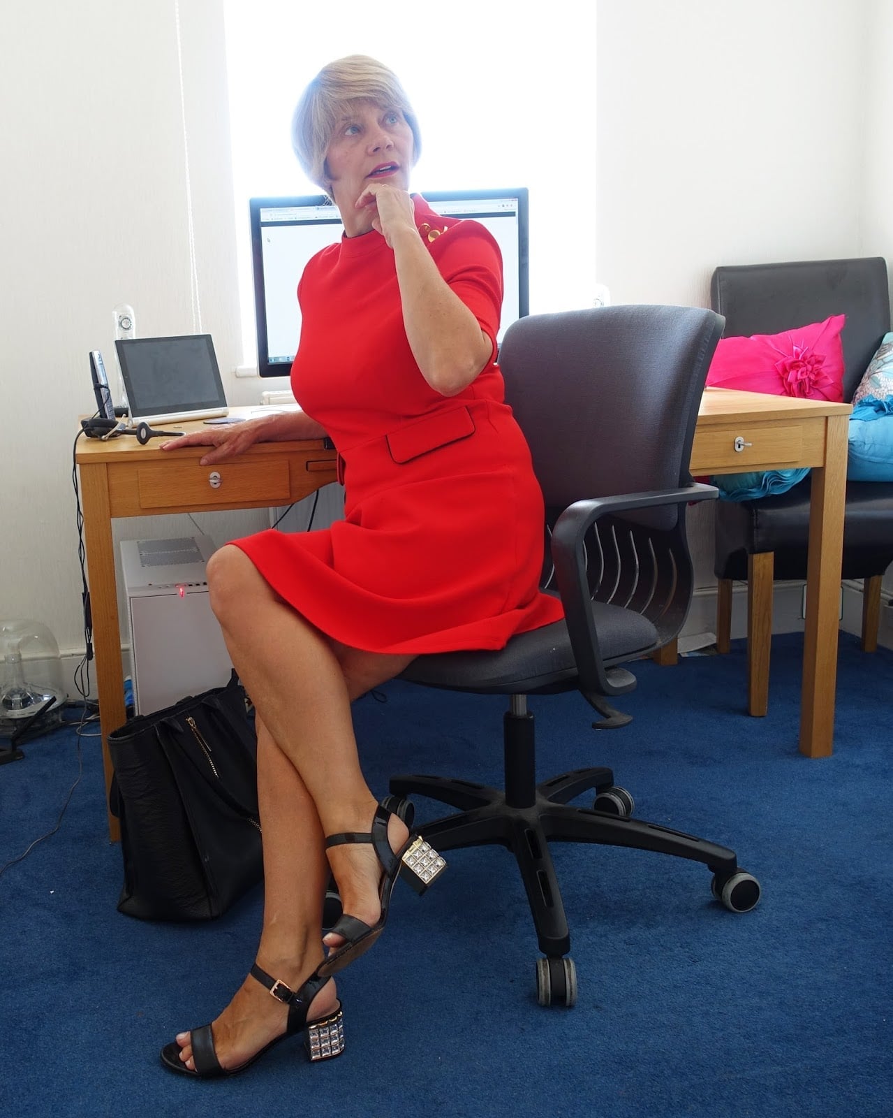 Red Sheath Dress With Pocket Details Red Sheath Dress With Pocket Details — Classy Office Dresses