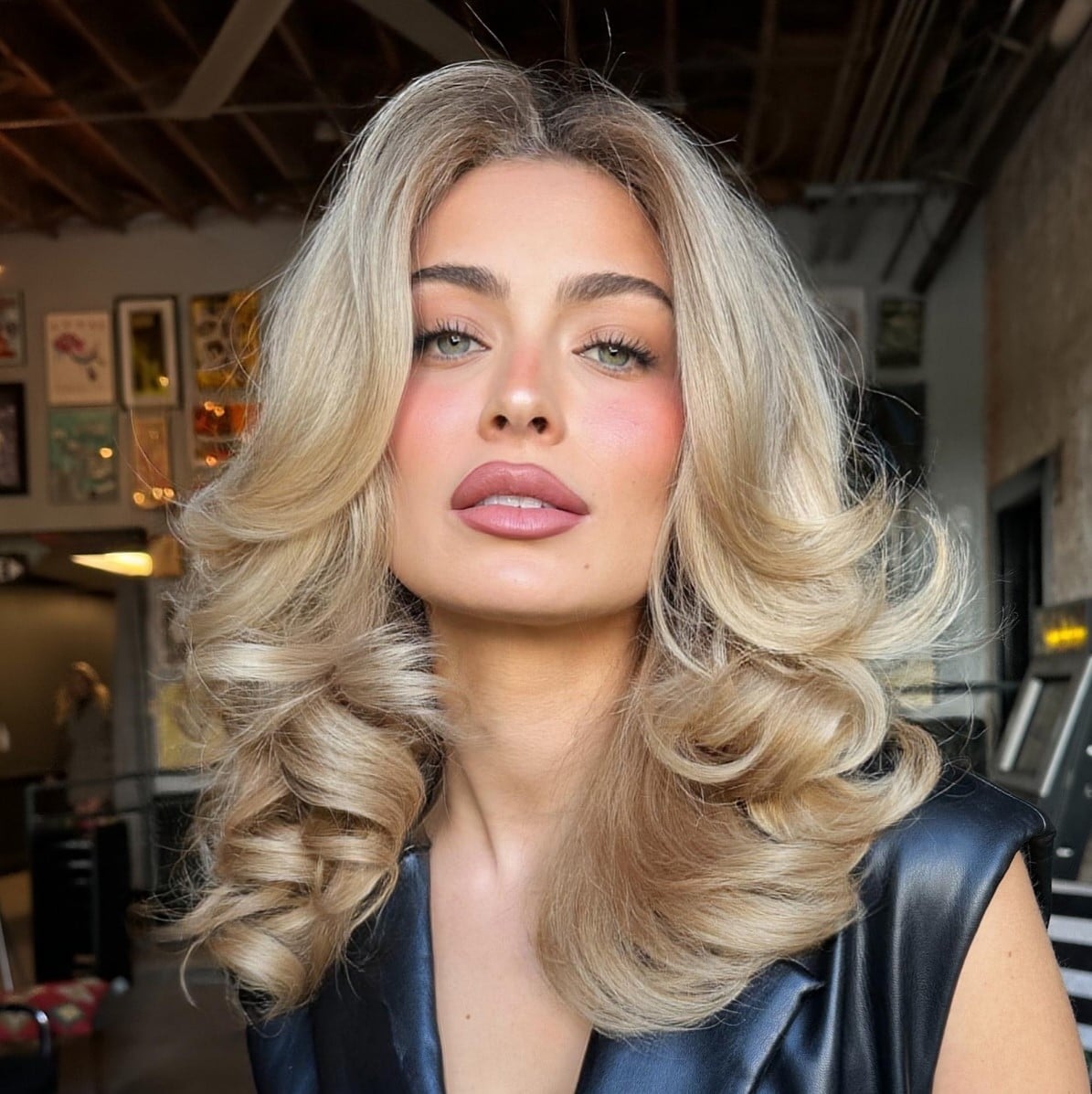 Platinum Blonde Collarbone Curls With Root Shadow — Classy Old Money Haircuts