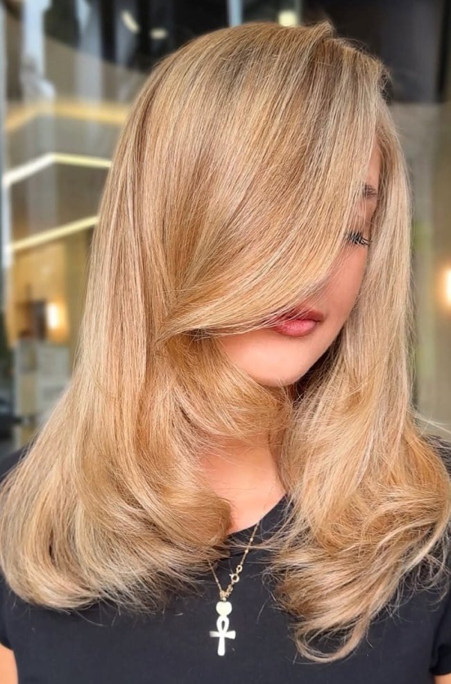 Ash Blonde Lob With Polished Waves — Classy Old Money Haircuts