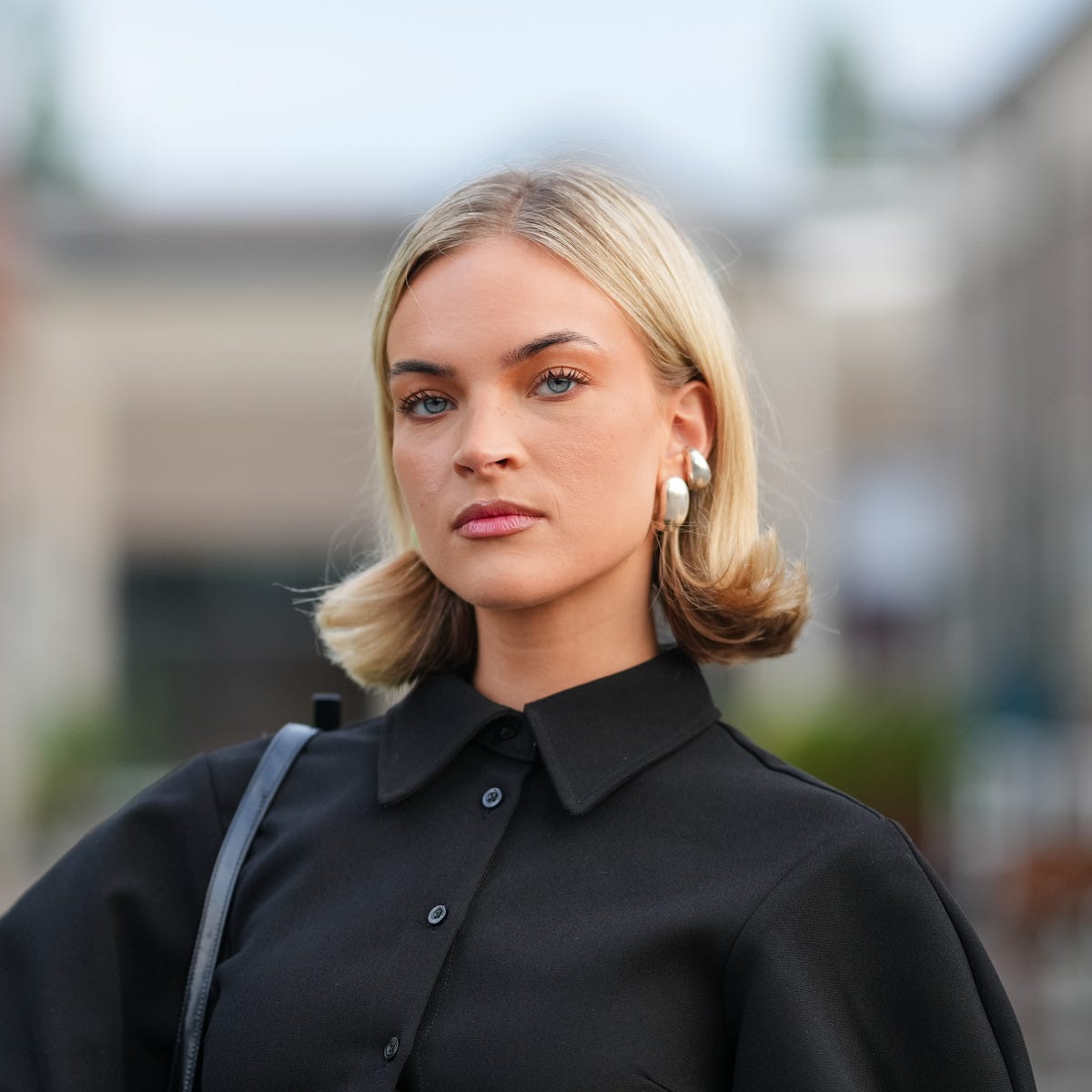 Ash Blonde Chin Bob With Face-Framing Layers, Straight — Classy Old Money Haircuts