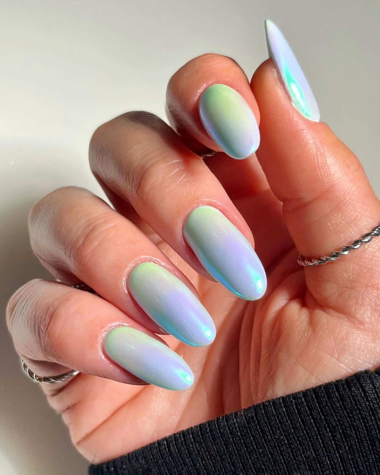 Medium Oval Pink White Ombre Nails With Iridescent Shimmer Medium Oval Pink White Ombre Nails With Iridescent Shimmer — Classy Ombré Nails