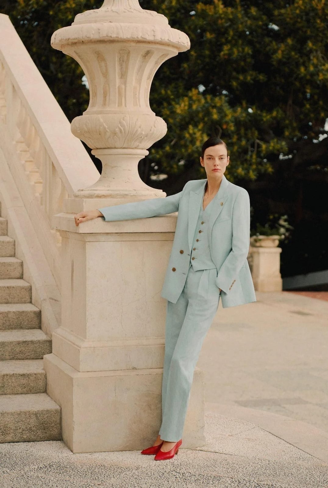 Light Blue Linen Blend Suit for Formal Outdoor Events Light Blue Linen Blend Suit for Formal Outdoor Events — Classy Outdoor Outfit
