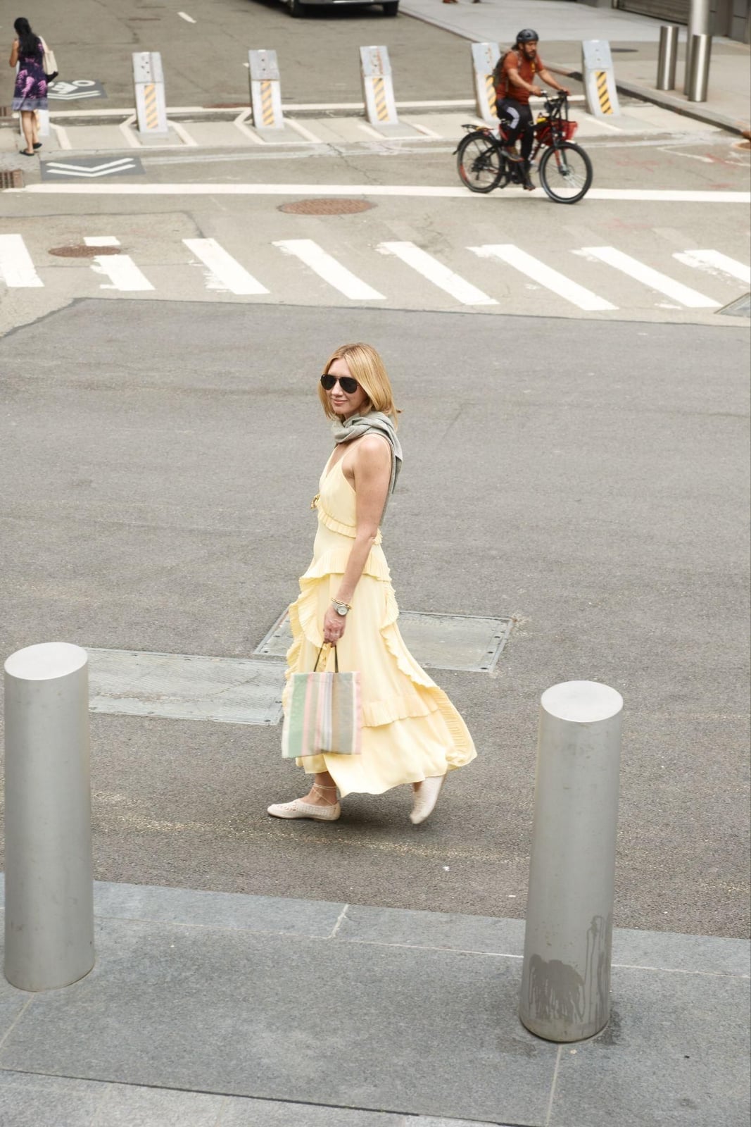 Yellow Tiered Midi Dress for City Walks Yellow Tiered Midi Dress for City Walks — Classy Outdoor Outfit