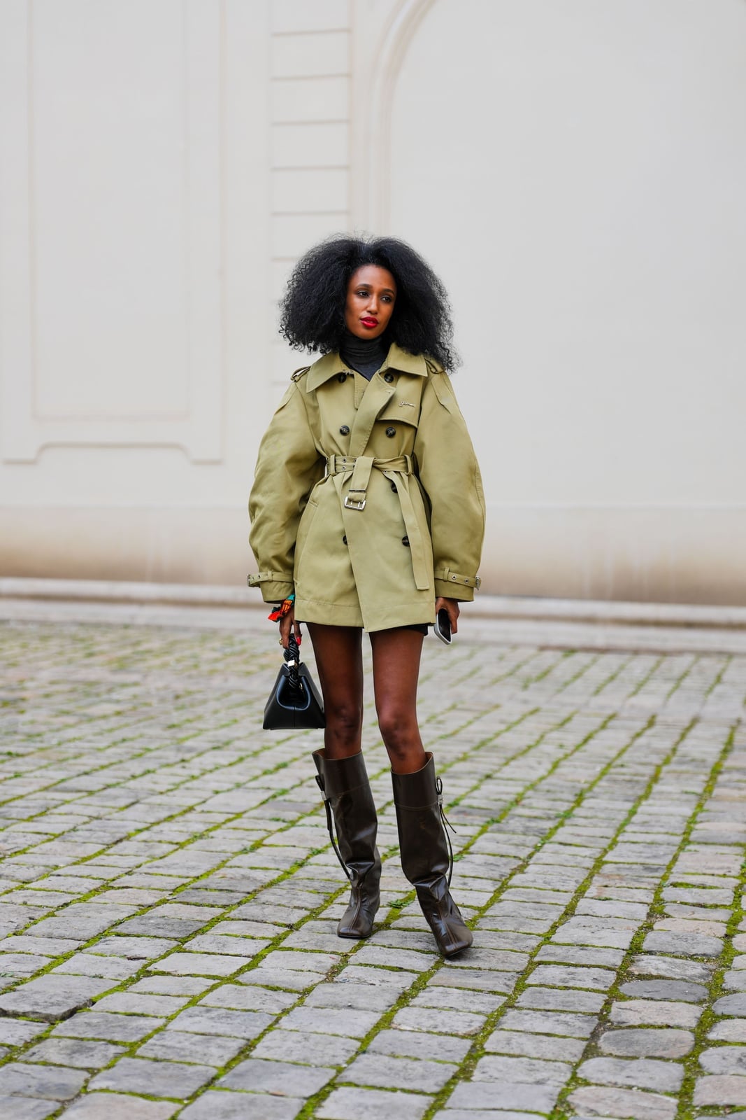 Oversized Trench Coat With Knee High Cowboy Boots Oversized Trench Coat With Knee High Cowboy Boots — Classy Outfits with Cowboy Boots