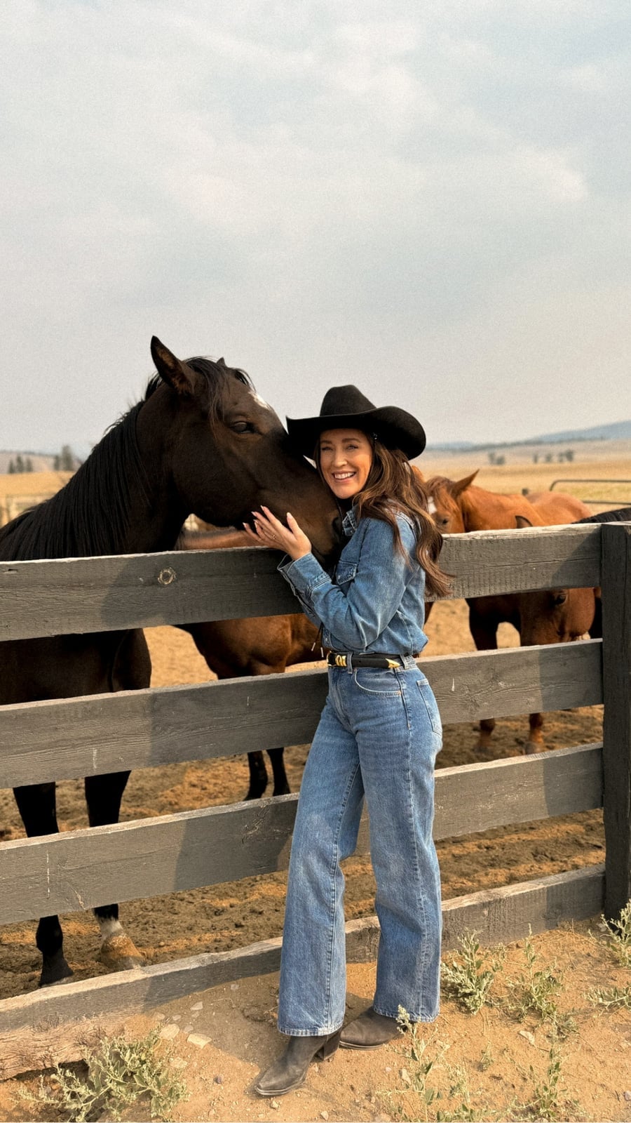 Denim On Denim With Dark Gray Cowboy Boots Denim On Denim With Dark Gray Cowboy Boots — Classy Outfits with Cowboy Boots