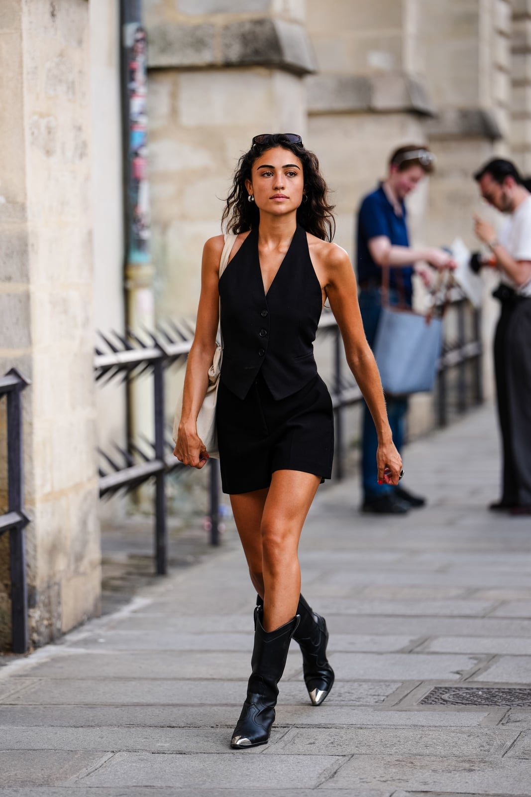 Black Vest And Shorts With Silver Toe Cap Cowboy Boots Black Vest And Shorts With Silver Toe Cap Cowboy Boots — Classy Outfits with Cowboy Boots