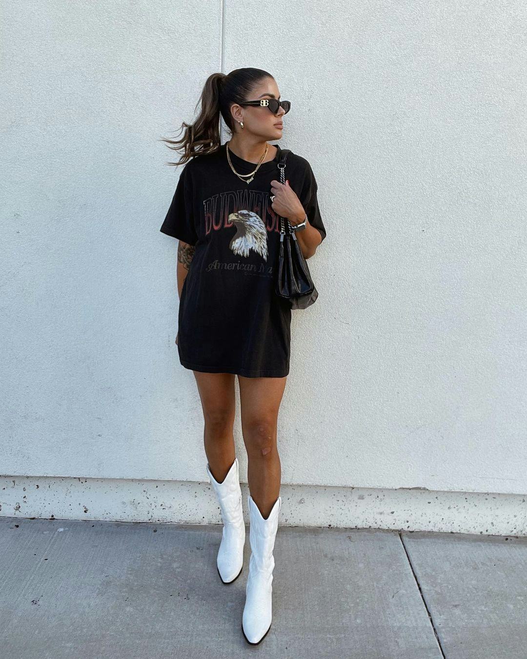 T-Shirt Dress With White Cowboy Boots T-Shirt Dress With White Cowboy Boots — Classy Outfits with Cowboy Boots