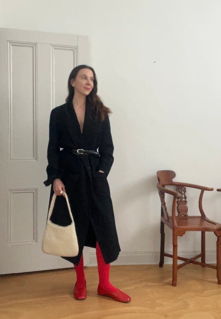Red Pointed-Toe Flats with Red Socks and a Long Black, Close-Up Take Red Pointed-Toe Flats with Red Socks and a Long Black, Close-Up Take — Classy Outfits with Flats