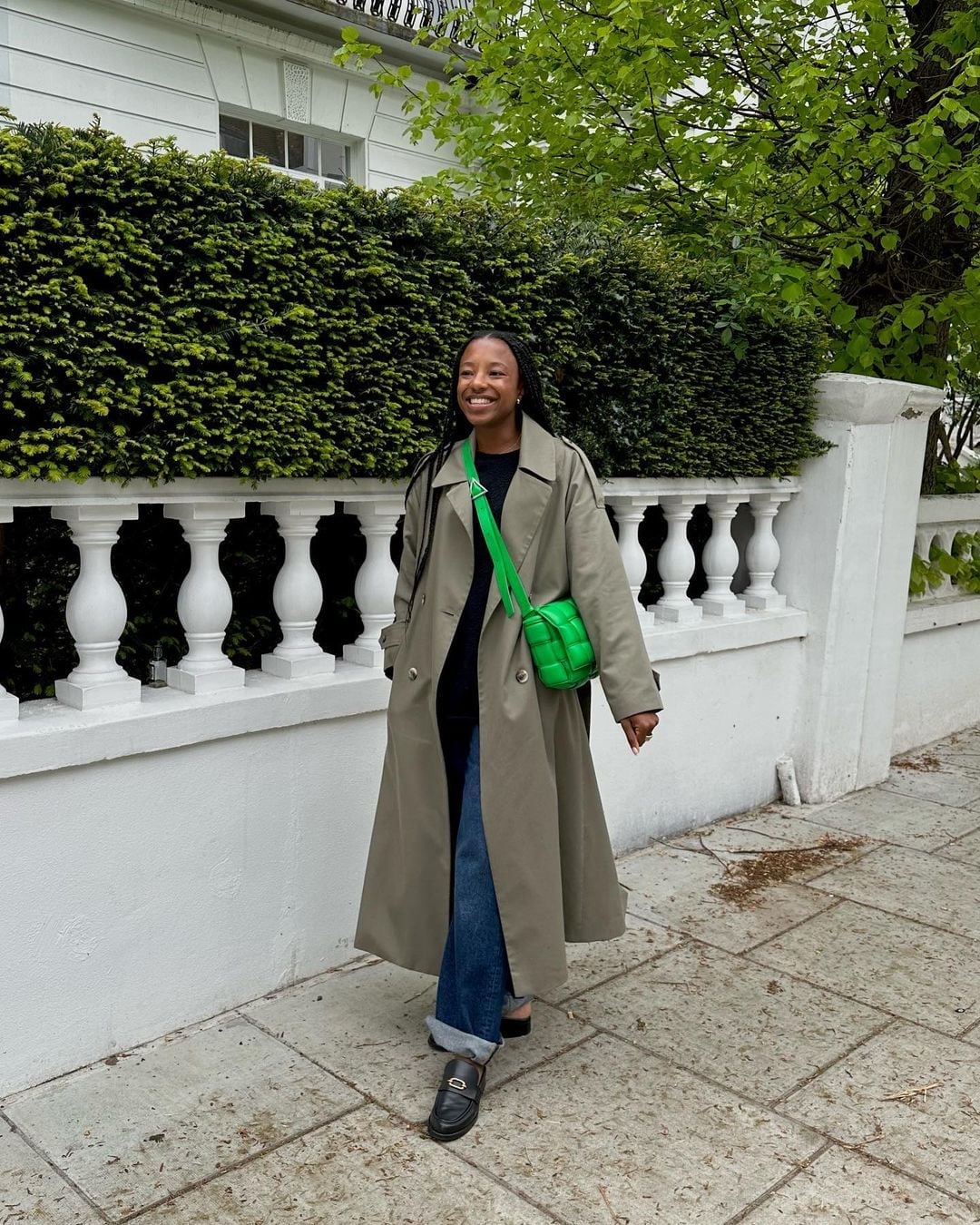 Black Loafers with a Trench Coat and Straight-Leg Jeans Black Loafers with a Trench Coat and Straight-Leg Jeans — Classy Outfits with Flats