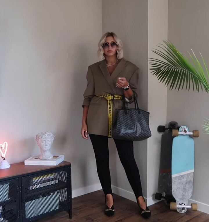 Oversized Blazer with Yellow Belt and Chain Detail Heels Oversized Blazer with Yellow Belt and Chain Detail Heels — Classy Outfits with Tights