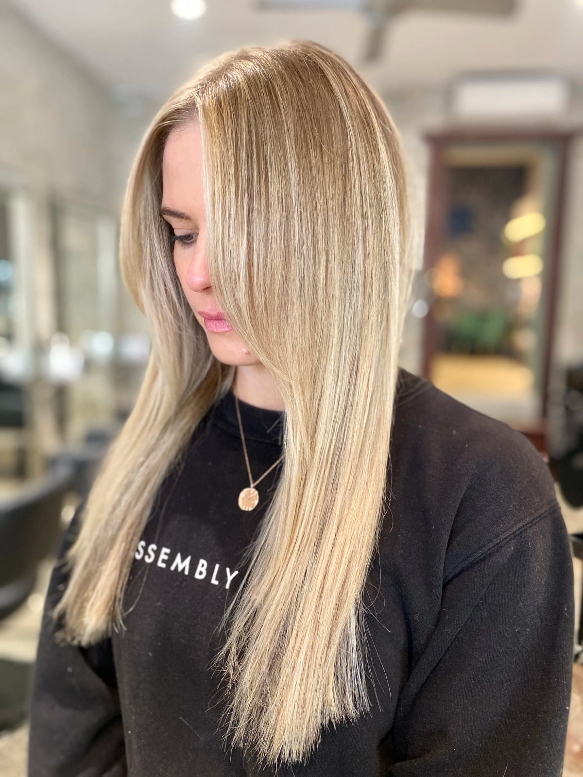 Ash Blonde Highlights On Dark Blonde Collarbone Hair Ash Blonde Highlights On Dark Blonde Collarbone Hair — Classy Partial Highlights