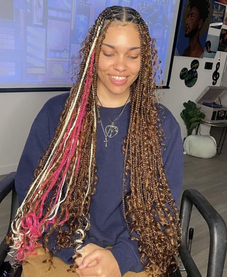 Knotless Braids With Mixed Highlights and Curly Ends — Classy Peekaboo Braids