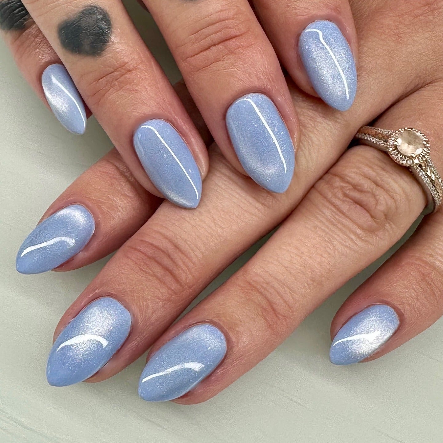 Cat-Eye Shimmer Periwinkle Lines Short Almond Nails Cat-Eye Shimmer Periwinkle Lines Short Almond Nails — Classy Periwinkle Nails