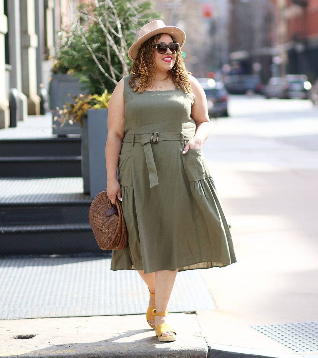 Olive Green Linen Dress With Belted Waist Olive Green Linen Dress With Belted Waist — Classy Picnic Outfit