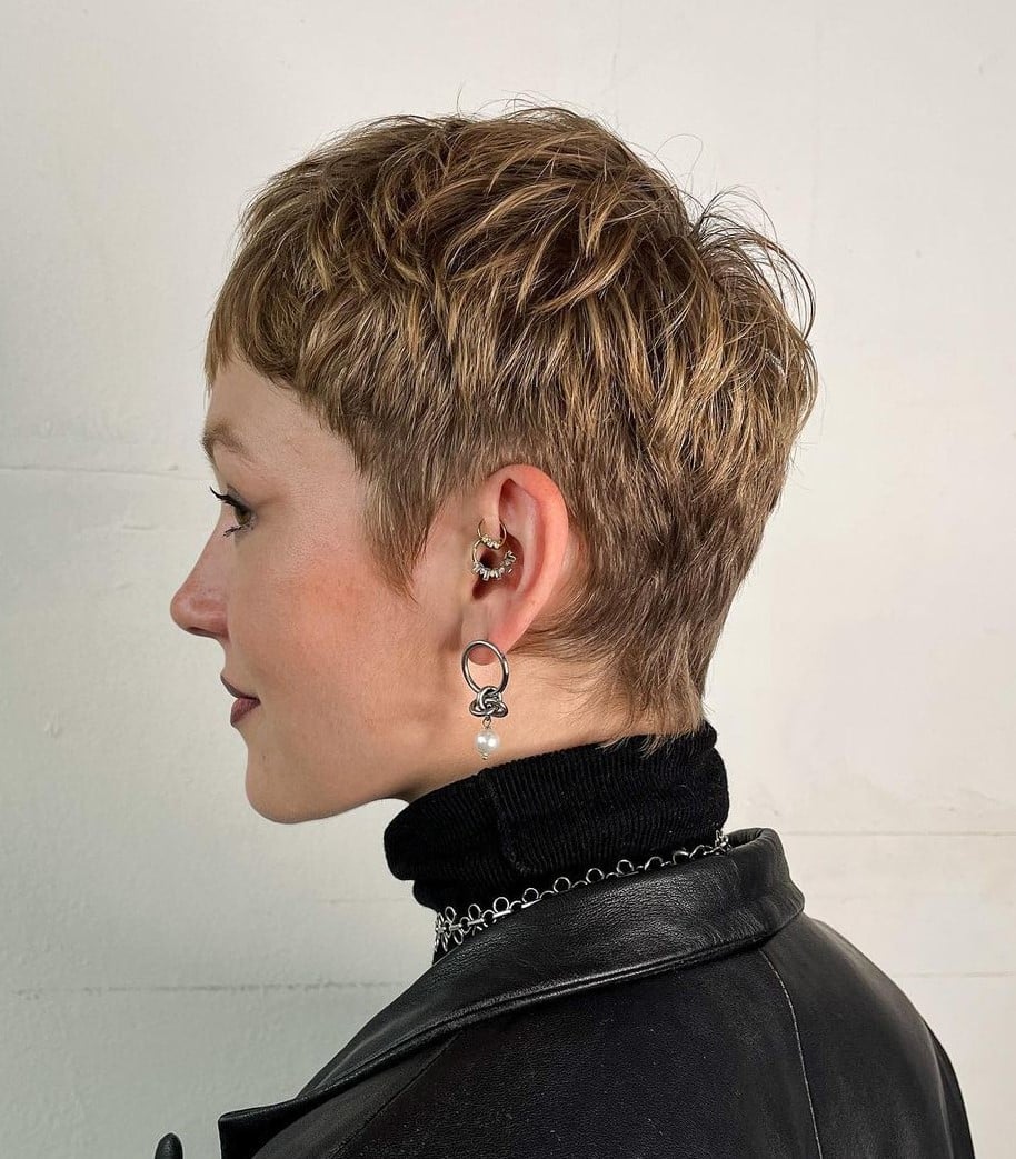 Thick Silver Gray Pixie With Layers Thick Silver Gray Pixie With Layers — Classy Pixie Haircuts