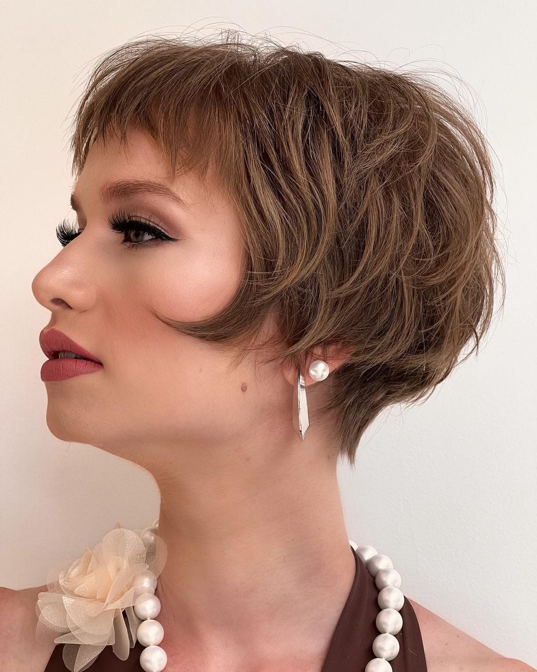 Layered Light Brown Pixie With Micro Fringe Layered Light Brown Pixie With Micro Fringe — Classy Pixie Haircuts