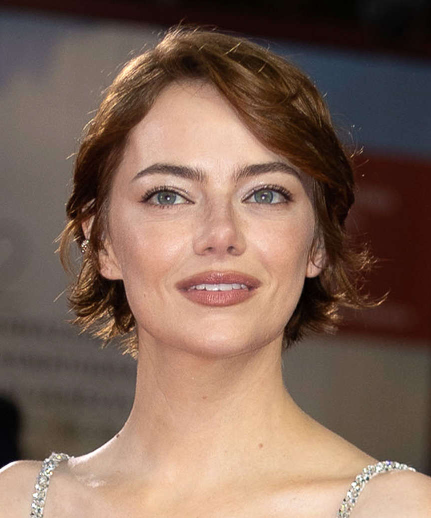 Auburn Pixie With Face-Framing Waves Auburn Pixie With Face-Framing Waves — Classy Pixie Haircuts