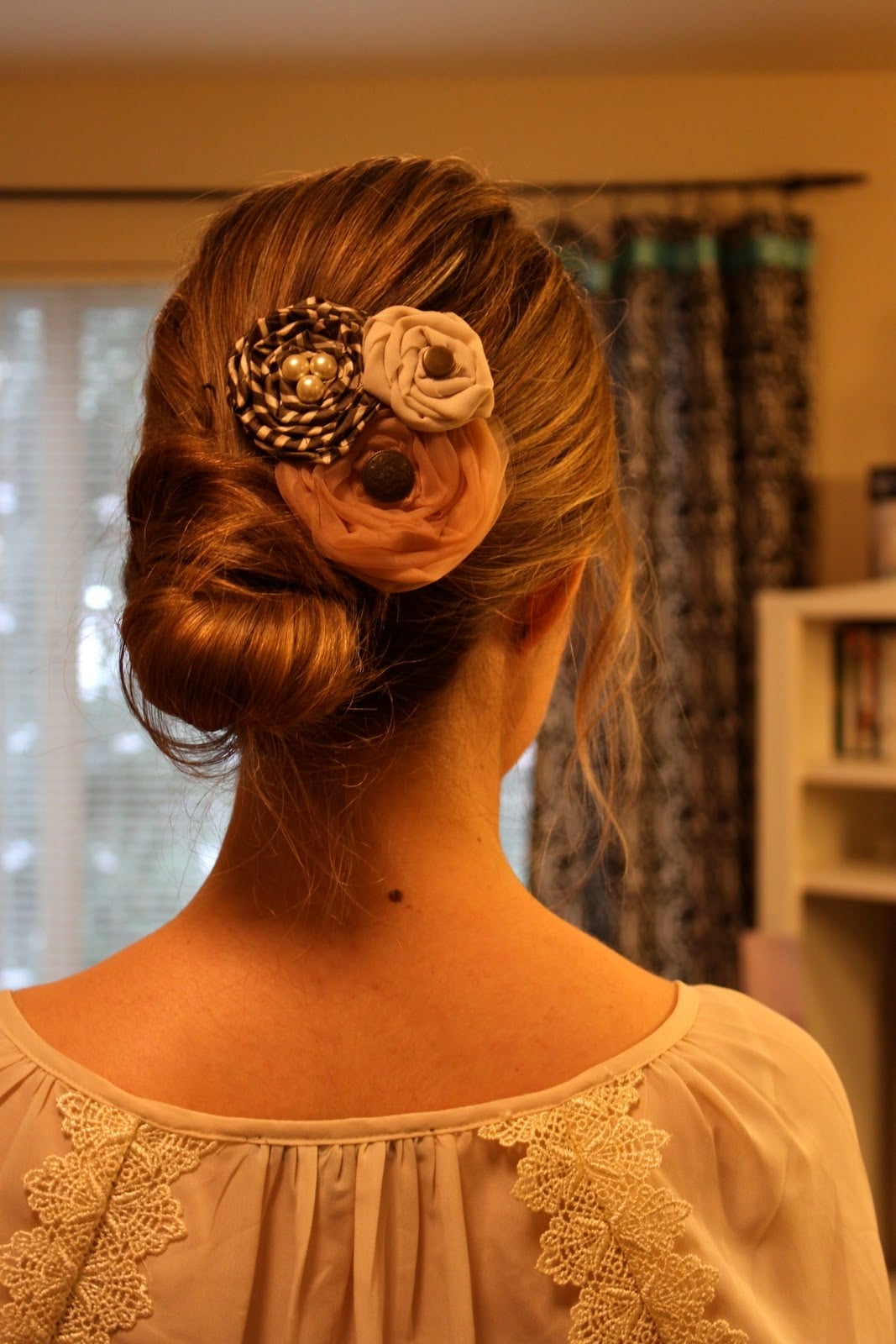 Chin-Length Dark Blonde Updo With Flowers Chin-Length Dark Blonde Updo With Flowers — Classy Rainy Days Hairstyles