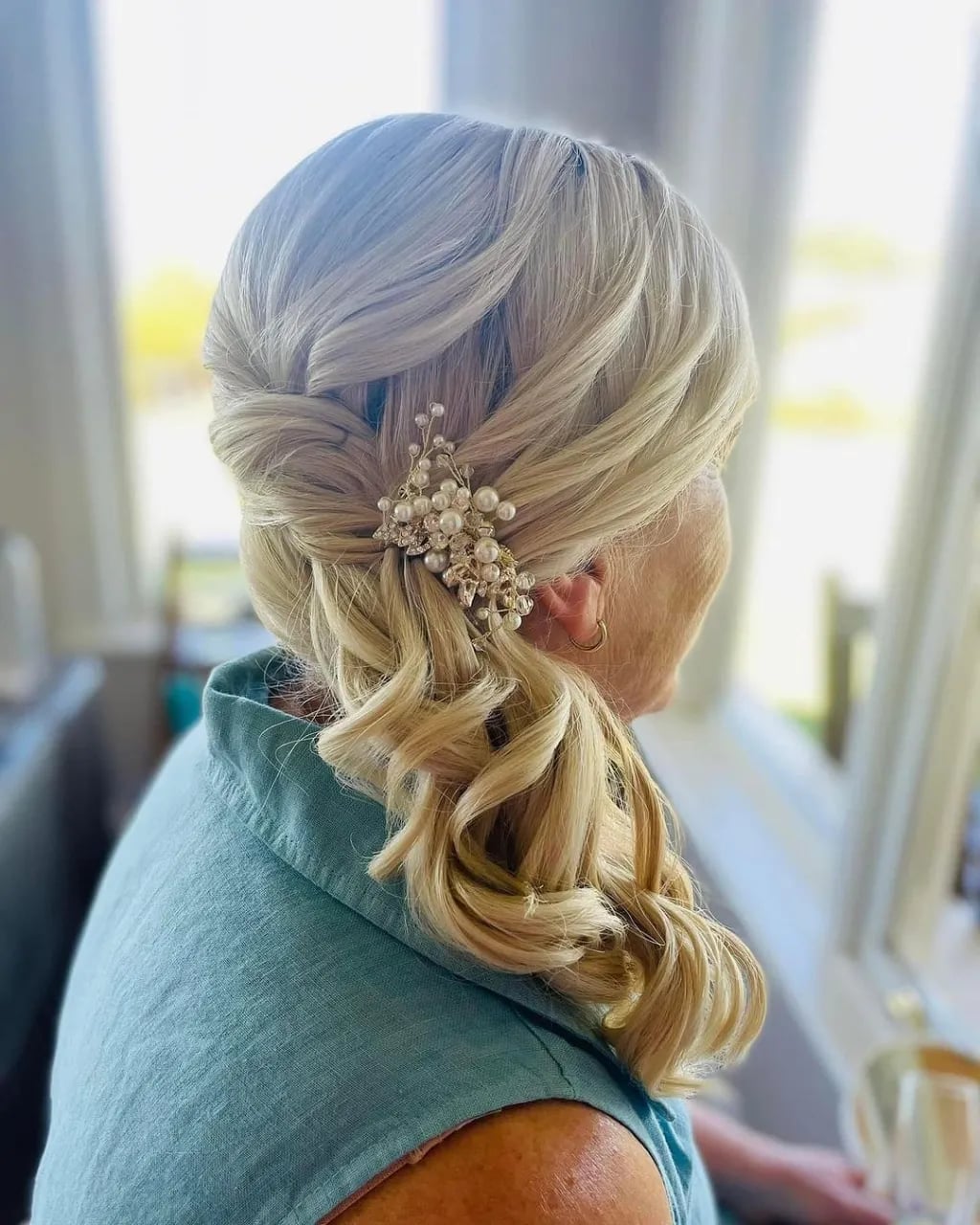 Collarbone Side-Swept Twists With Pearls Collarbone Side-Swept Twists With Pearls — Classy Rainy Days Hairstyles