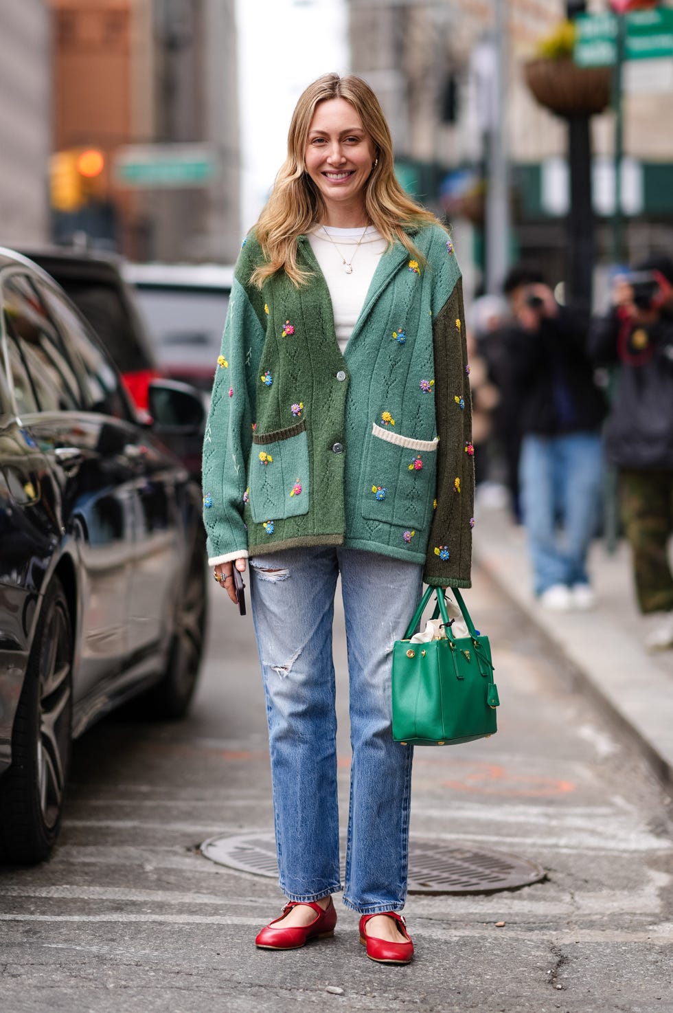 Light Wash Ripped Jeans with Embroidered Cardigan and Red Flats Light Wash Ripped Jeans with Embroidered Cardigan and Red Flats — Classy Ripped Jeans Outfits