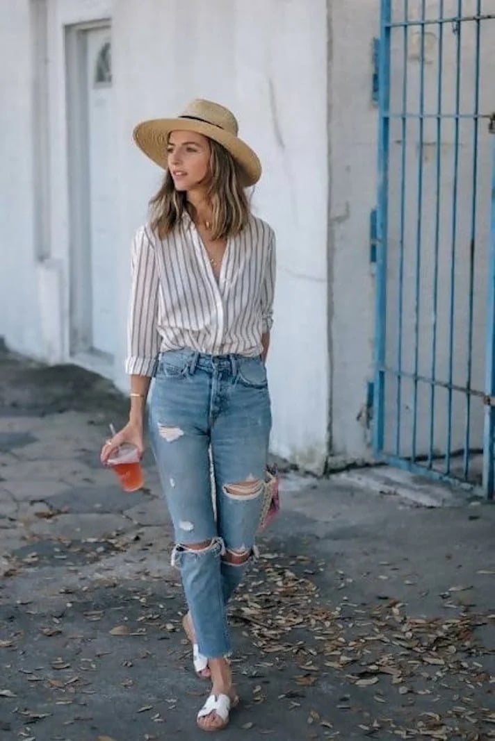 Ripped Light Wash Jeans with Striped Shirt and Straw Hat Ripped Light Wash Jeans with Striped Shirt and Straw Hat — Classy Ripped Jeans Outfits