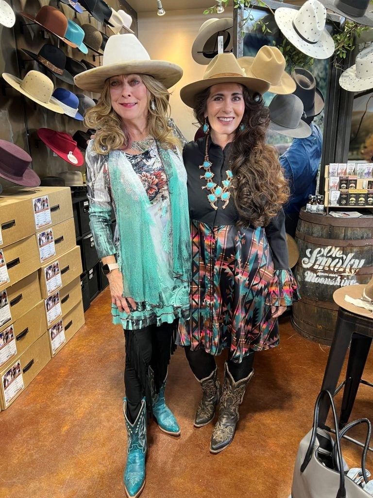 Printed Tunic Over Black Leggings with Turquoise Cowboy Boots Printed Tunic Over Black Leggings with Turquoise Cowboy Boots — Classy Rodeo Outfits for Women